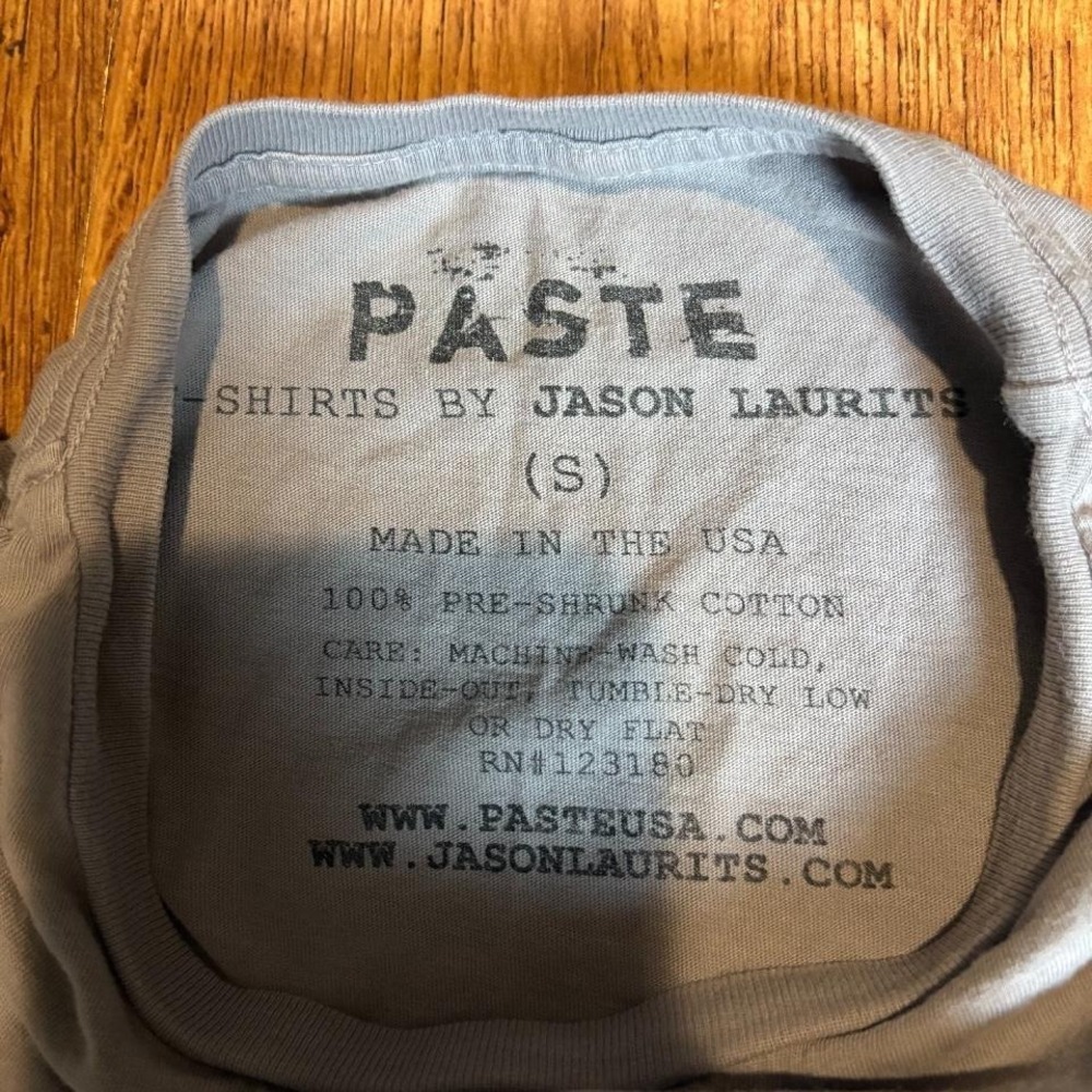 Jason Laurits x Paste crop top with kitten prescription design - Picture 4 of 5